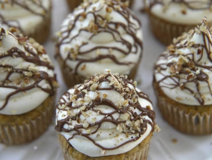 banana split cupcakes